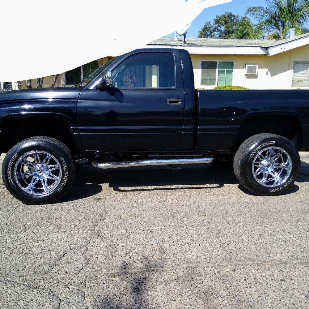 Dodge ram 1500 - Picture 2 of 6